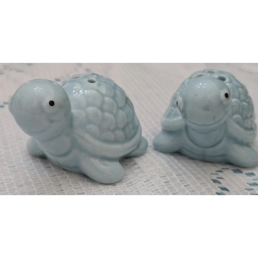 Salt And Pepper Blue‎ Set Of Ceramic Sea Turtles Collectable Vintage Un-used